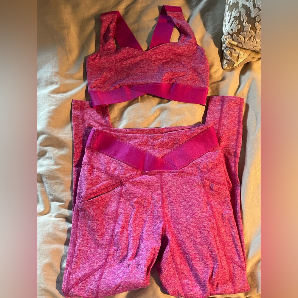 Free people active set (leggings & sports bra) size small
